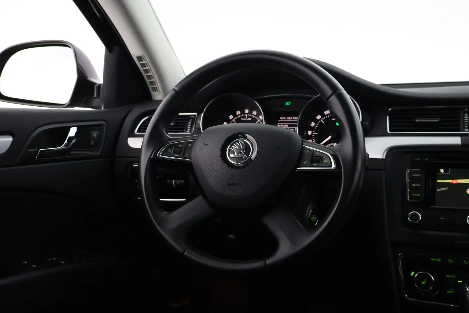 Car Image - 1J8MUYeVz1bWvH0e0N04zy