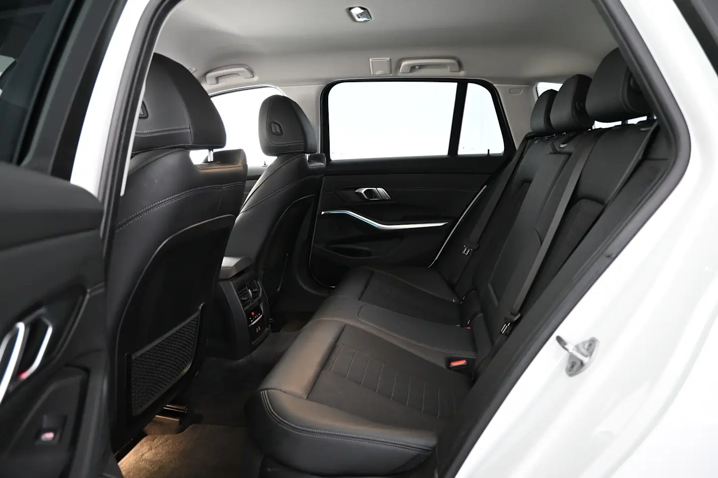 Car Image - Hjj1b91du9mJJWRv5XFeo