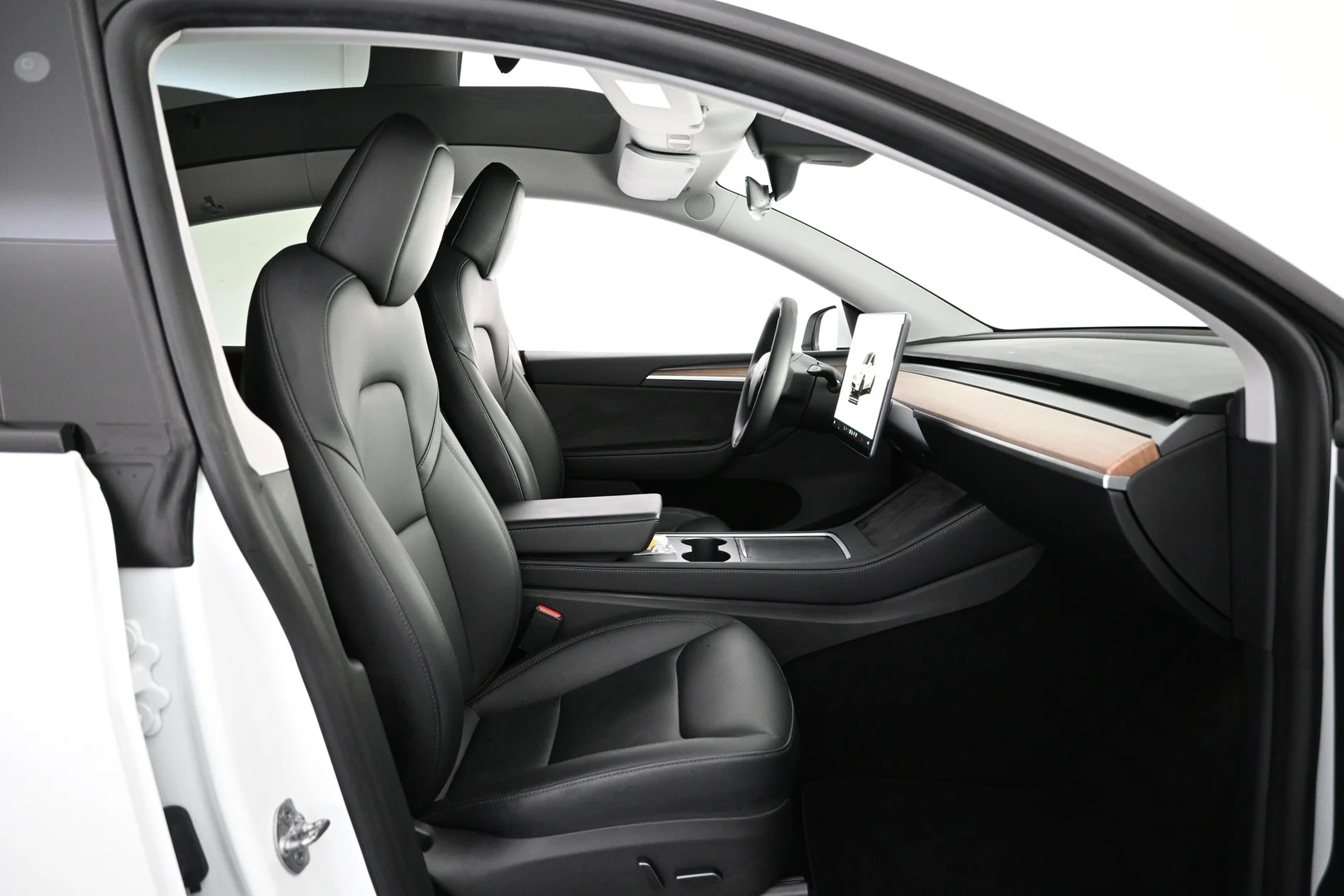 Car Image - 2XBR3x3J1TboeyTzn6GsaS