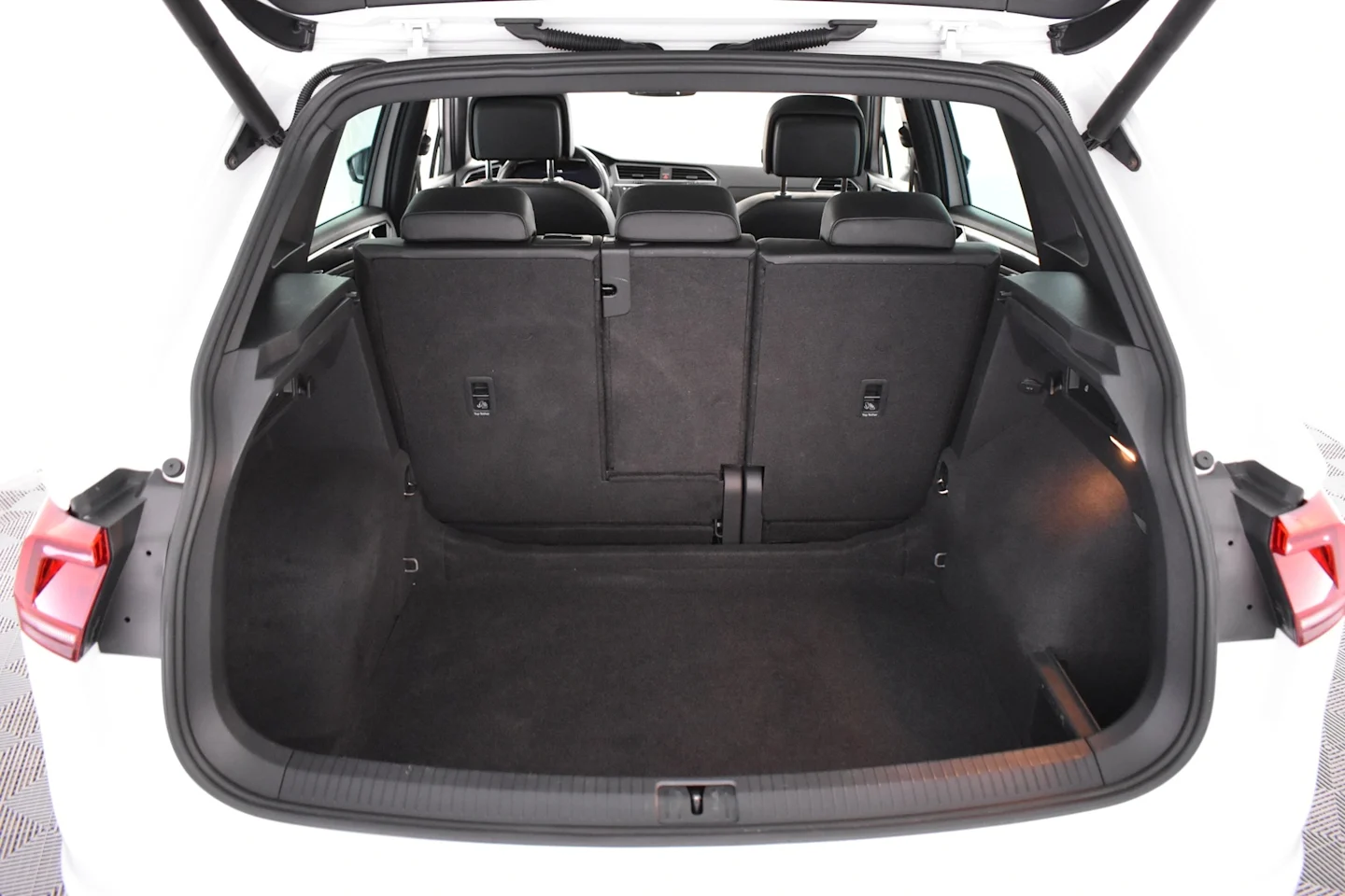Car Image - 2Tv59PoFVWTT0YbgqEqLl2