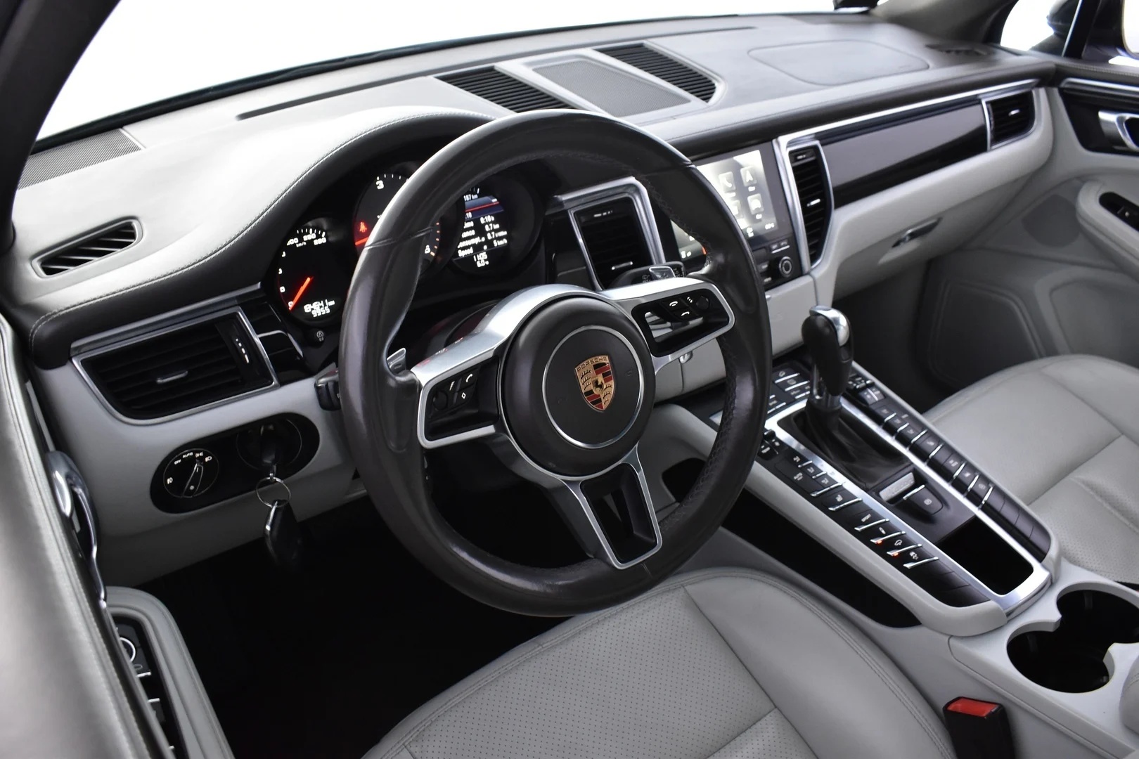 Car Image - 2bwZcDxeulxozHRIsW7MLT