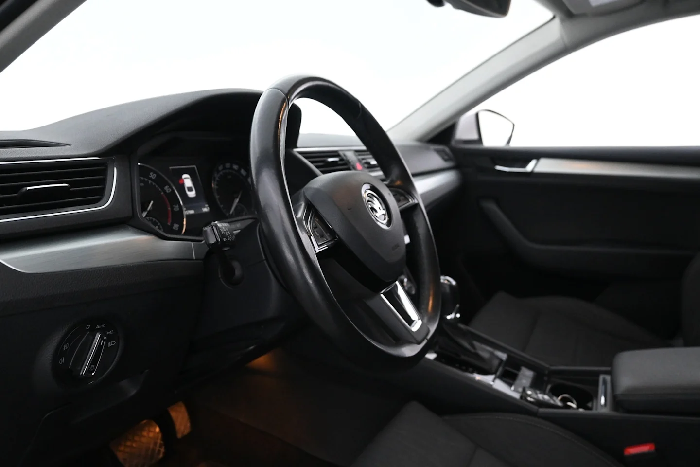 Car Image - Y8fldEjNj3dqZ7ToSERkc