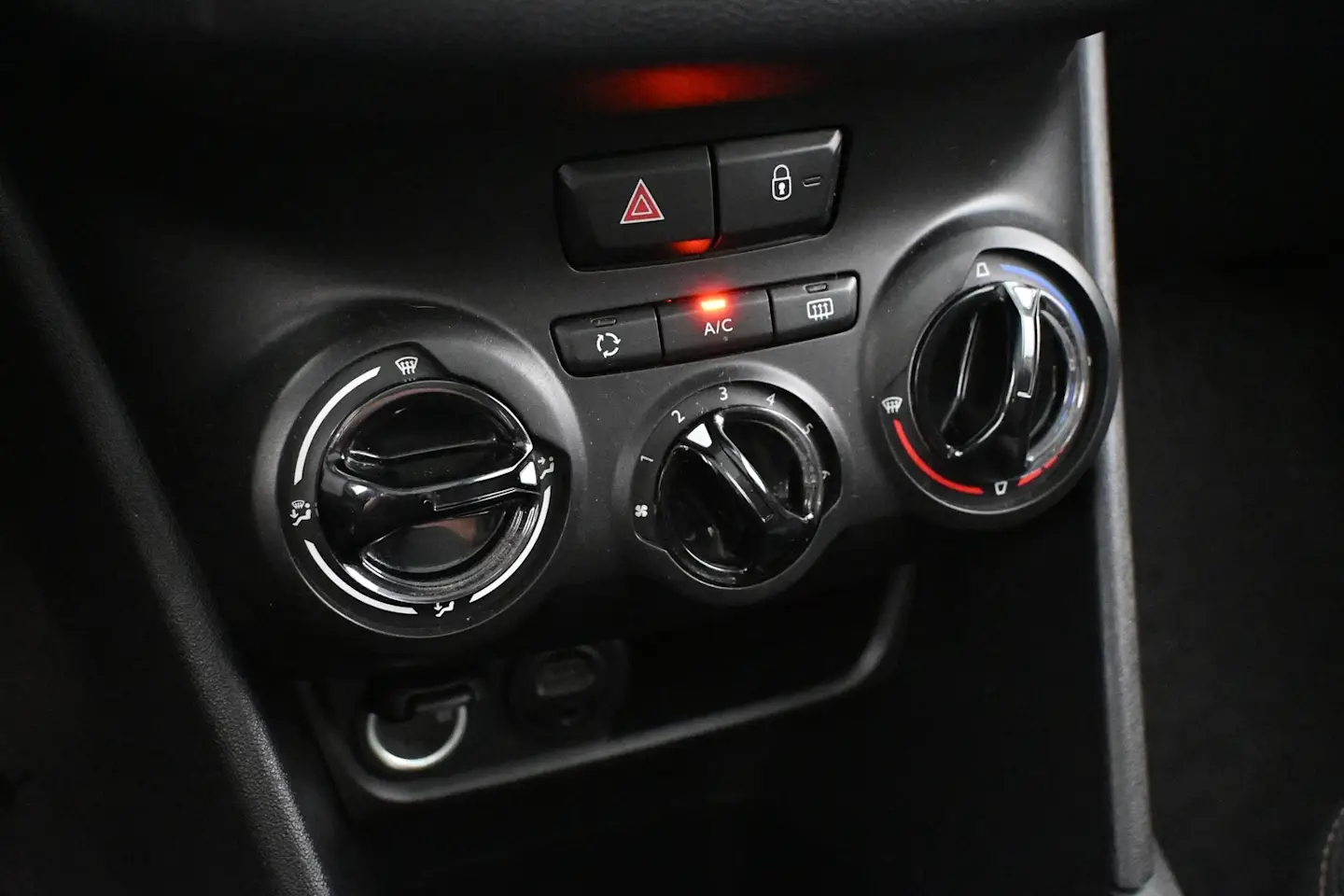 Car Image - 51L90vu2rv3nh4kdtXO5qy