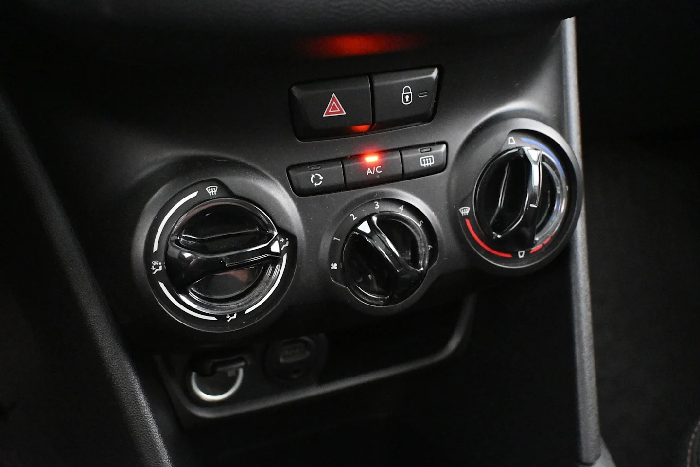 Car Image - 51L90vu2rv3nh4kdtXO5qy