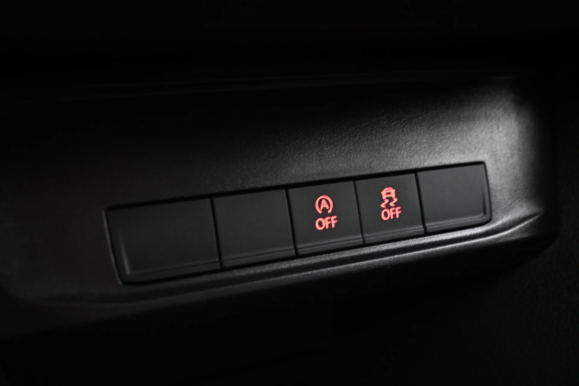 Car Image - 1LmZHb8KYxfqisIl20luKE