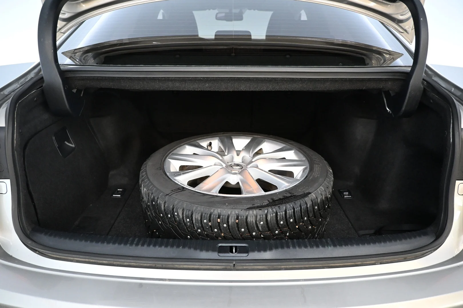 Car Image - 4lfQB3mO3gS1PAb1aFEYYR