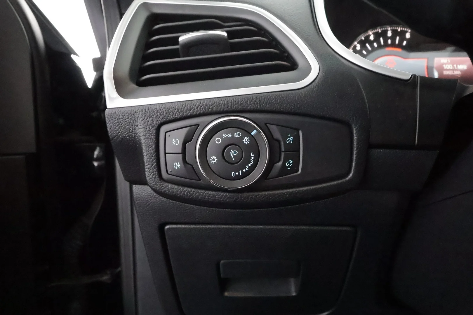 Car Image - 2AwOiBvQTB5dy0ki51KvKY