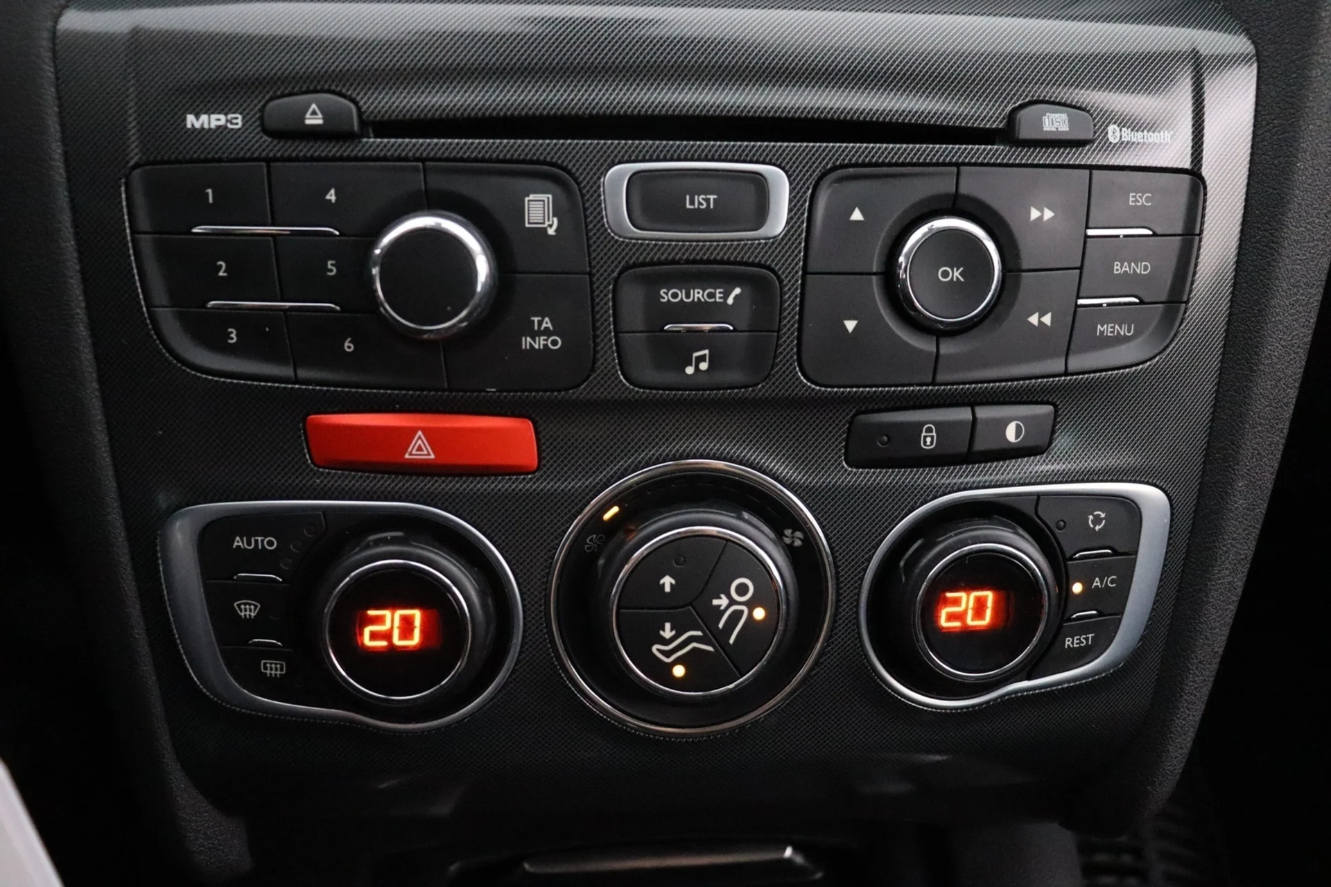 Car Image - 5dUZJCH8dMGuO7ZchzzMSZ