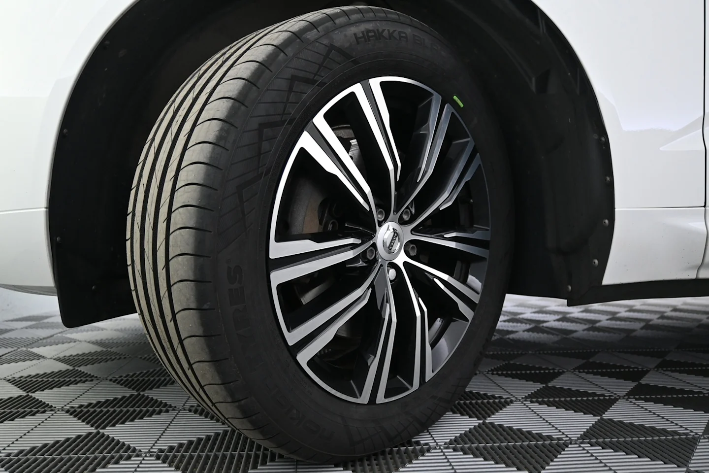 Car Image - m2boAQbSxQxH1pFwrENaH