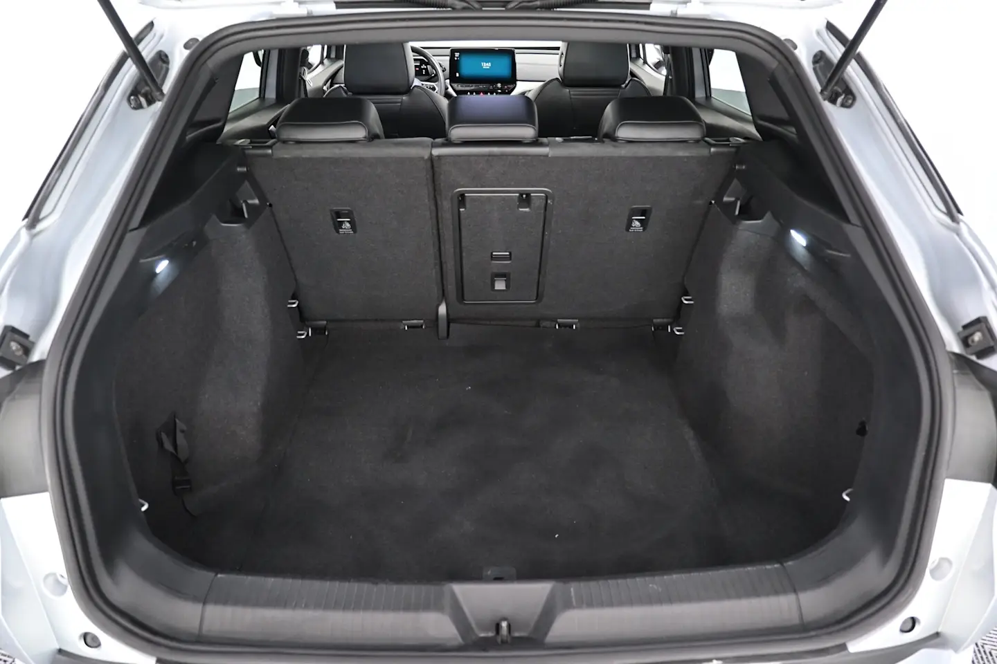Car Image - 30y0a2HsrN4WIHlJV4KIVa