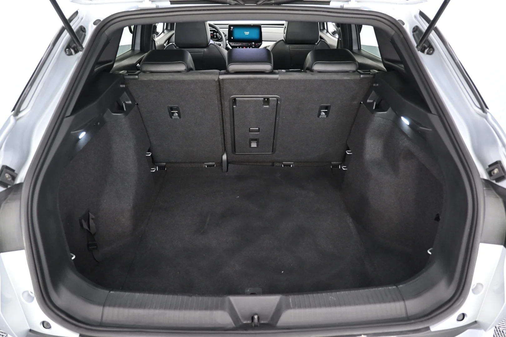 Car Image - 30y0a2HsrN4WIHlJV4KIVa