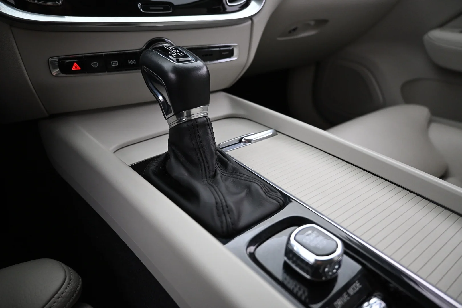 Car Image - 2k0FRgRWIUHUrpMH8j56Mm
