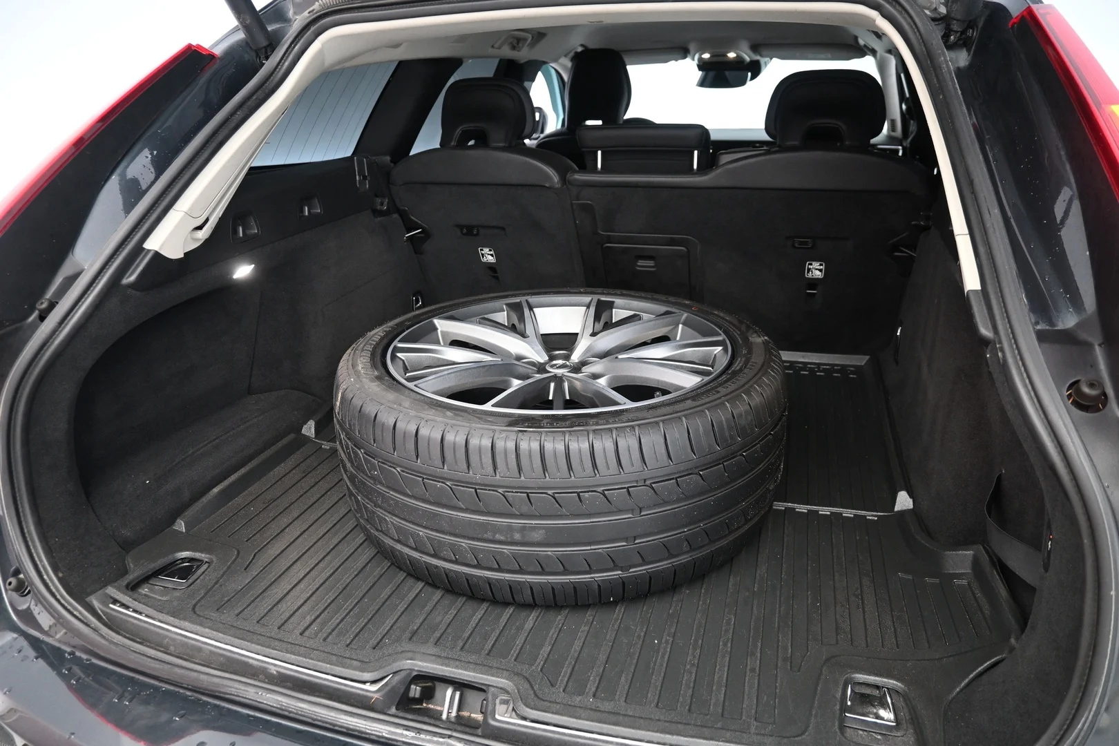 Car Image - 1bWFJSsWHvH8SDSR9EgXzx