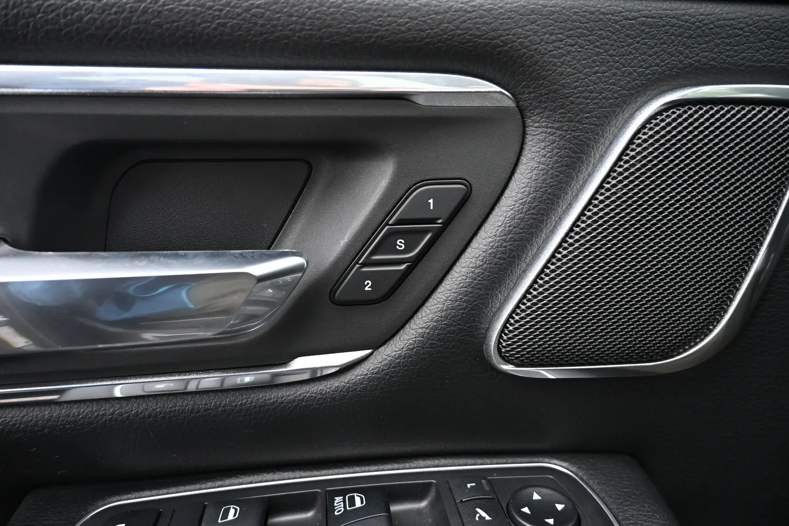 Car Image - 26WSk6kyeyvDoexXqyZiEj