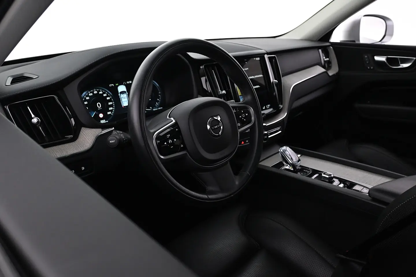 Car Image - LLAOYxD90prPZ24cgEeWR