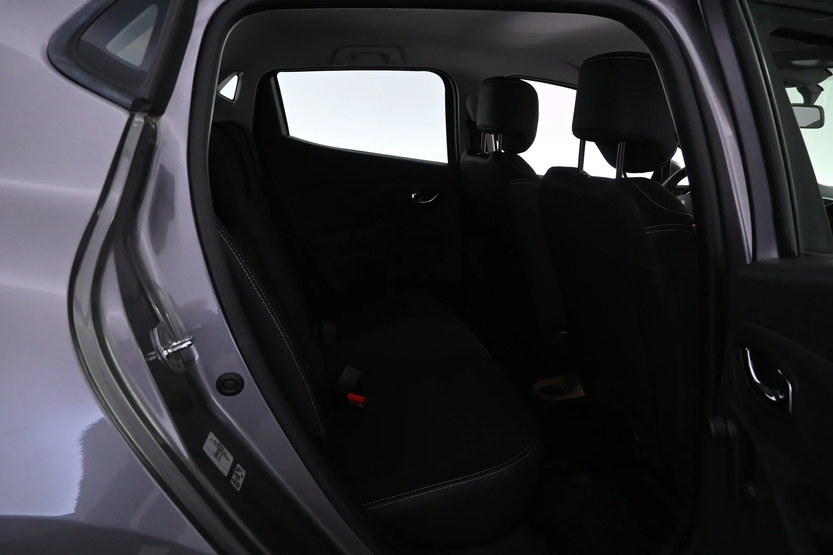 Car Image - 2zEkjIQlMg8DAaJ3yujNyO