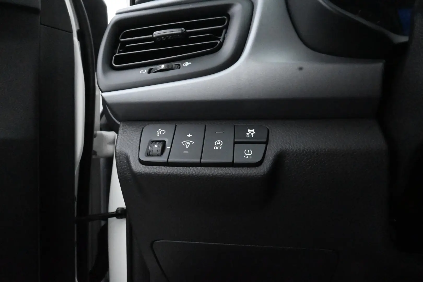 Car Image - 3OazzI1LXLXdEZ6IbGma9X