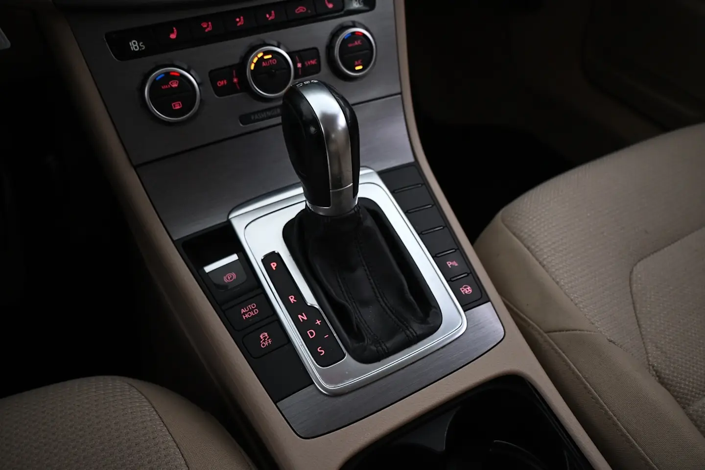 Car Image - 7bat9Fx4IAwXarvBdCxpWC