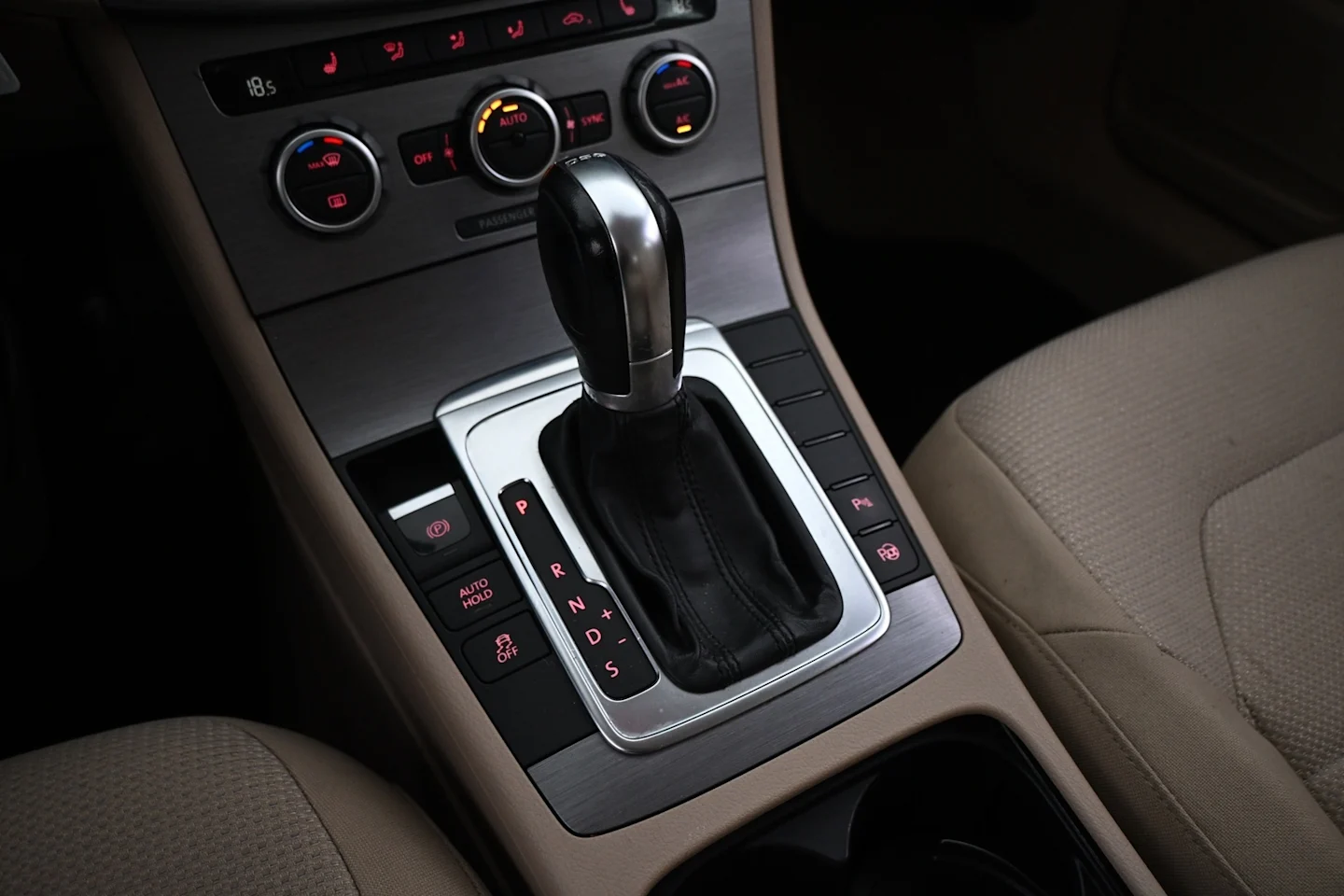 Car Image - 7bat9Fx4IAwXarvBdCxpWC