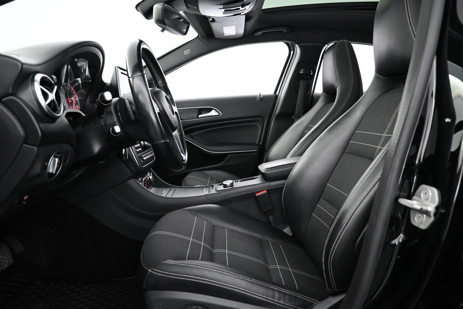 Car Image - 4X3jp2HkW1CxxkjQ1xDvqj