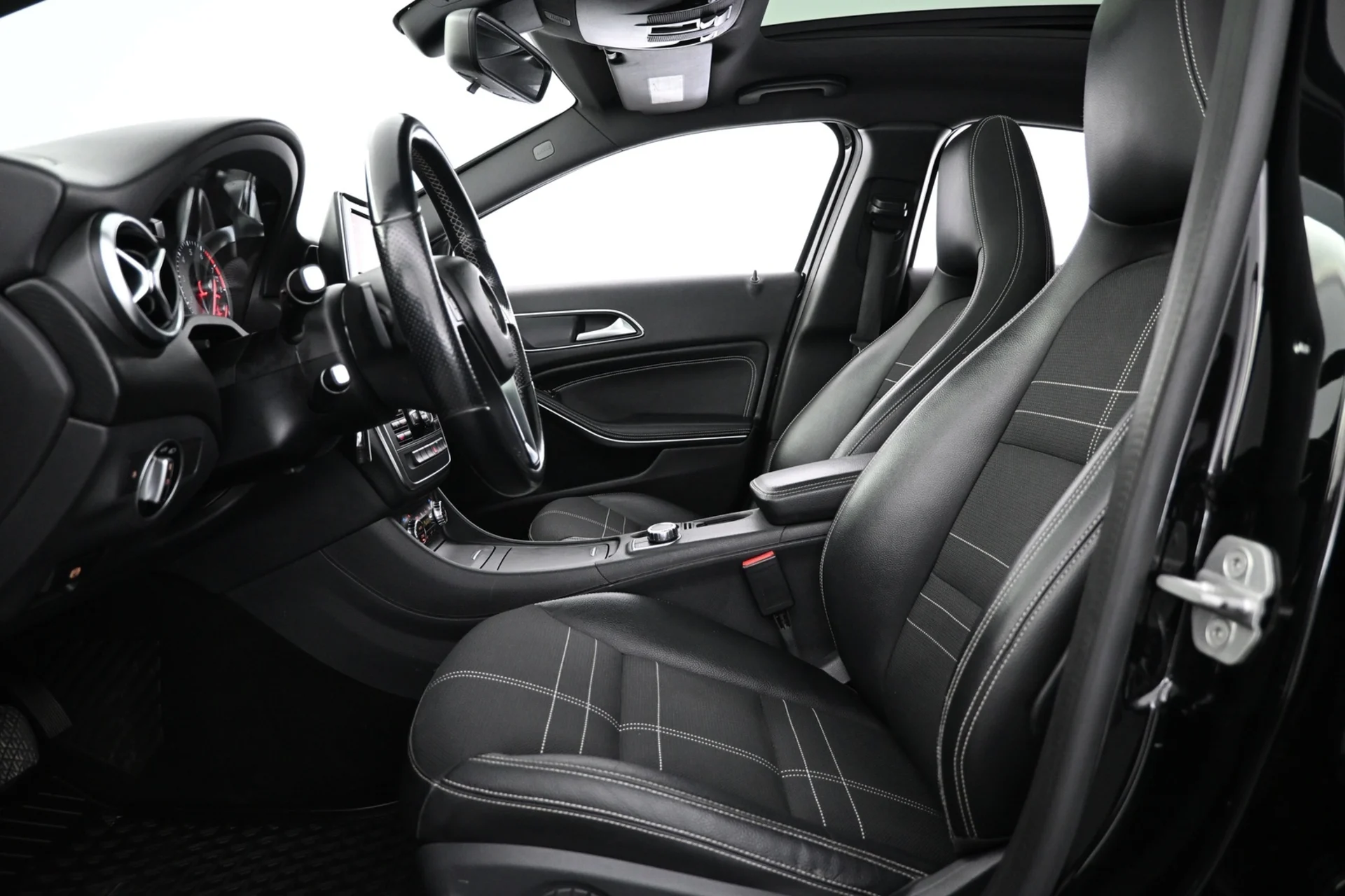 Car Image - 4X3jp2HkW1CxxkjQ1xDvqj