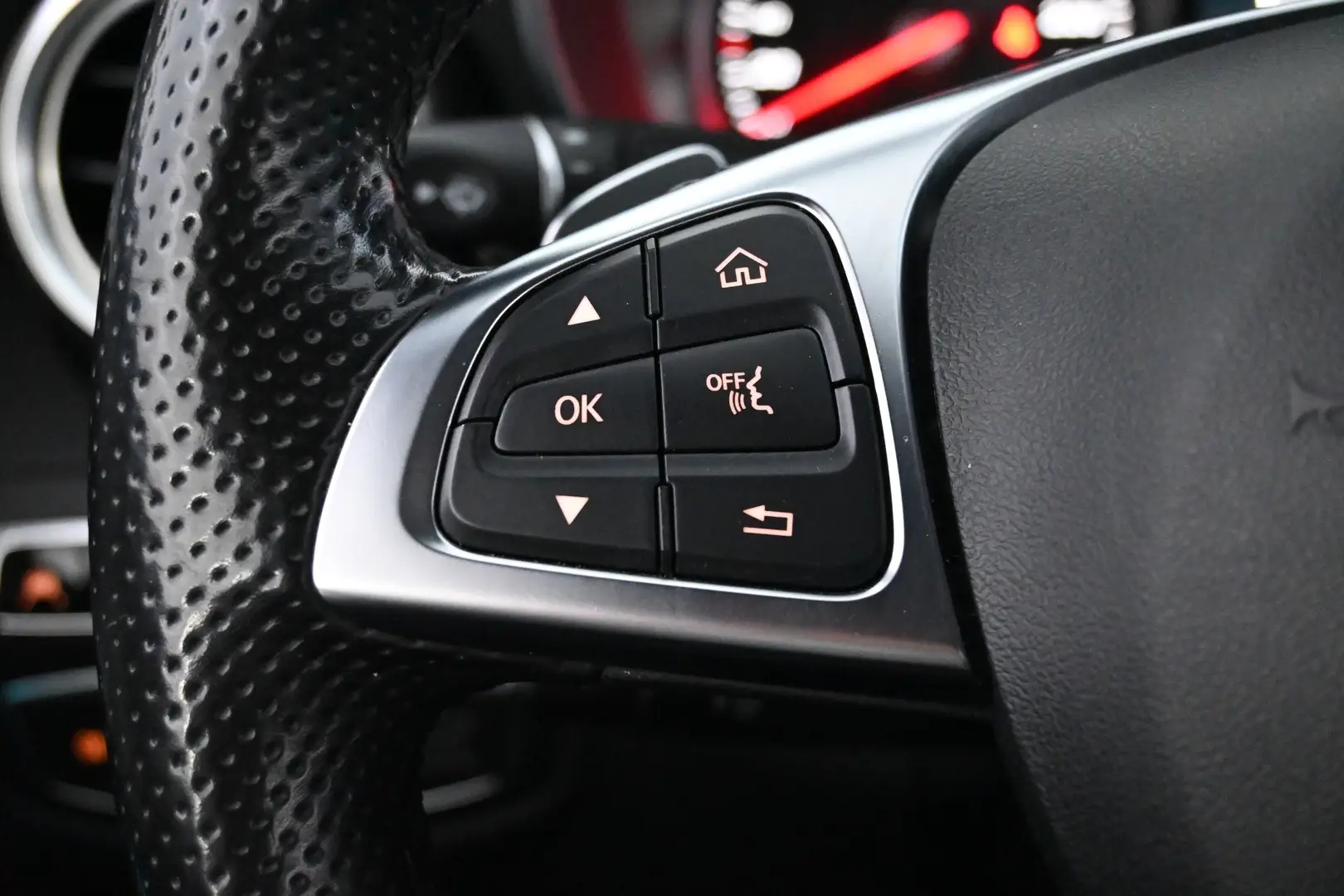 Car Image - 225C9gH1bZ0pofP5wHGUB0