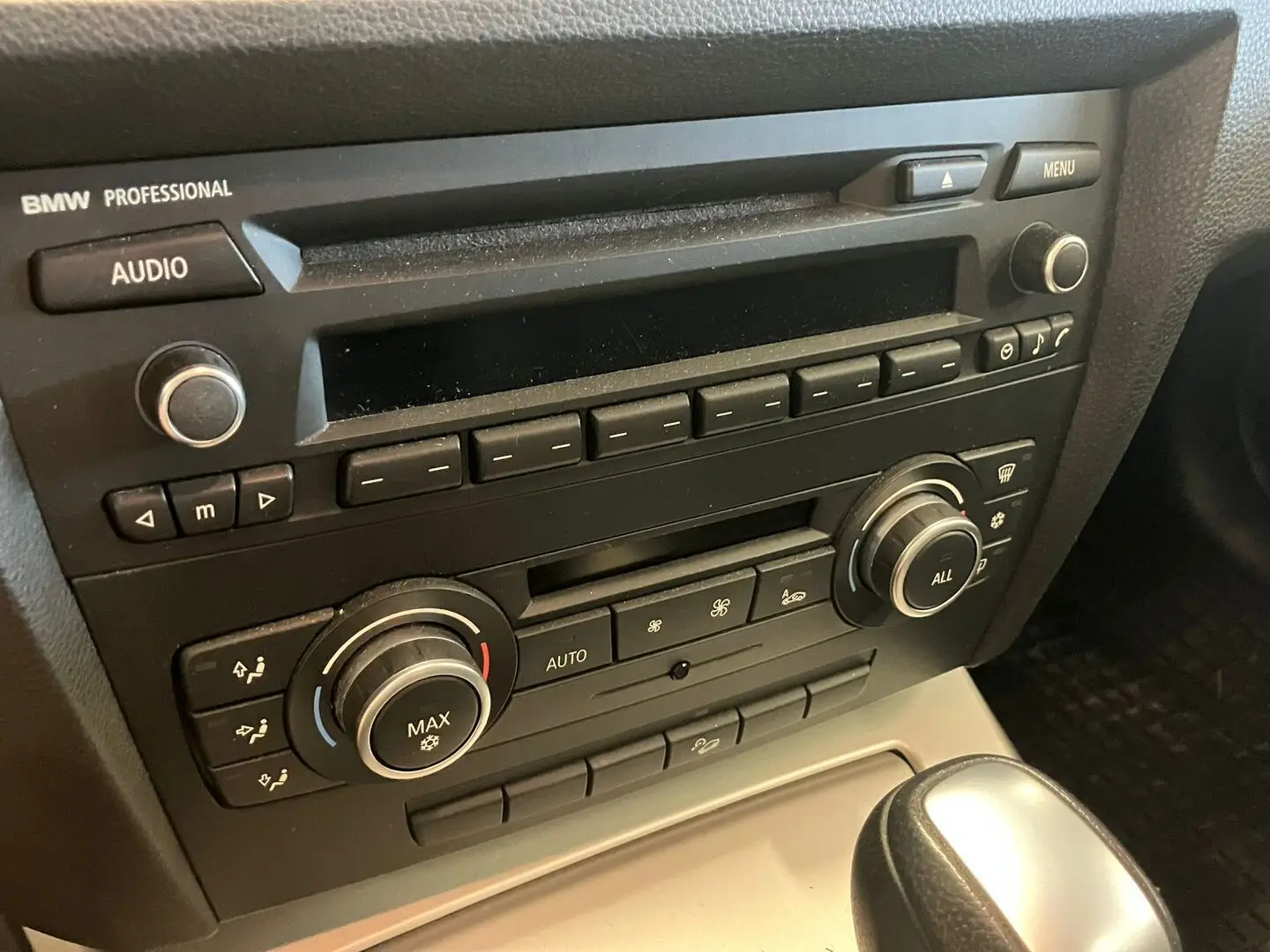 Car Image - 0DFxCGJT9LxvFWG4Mf5LY