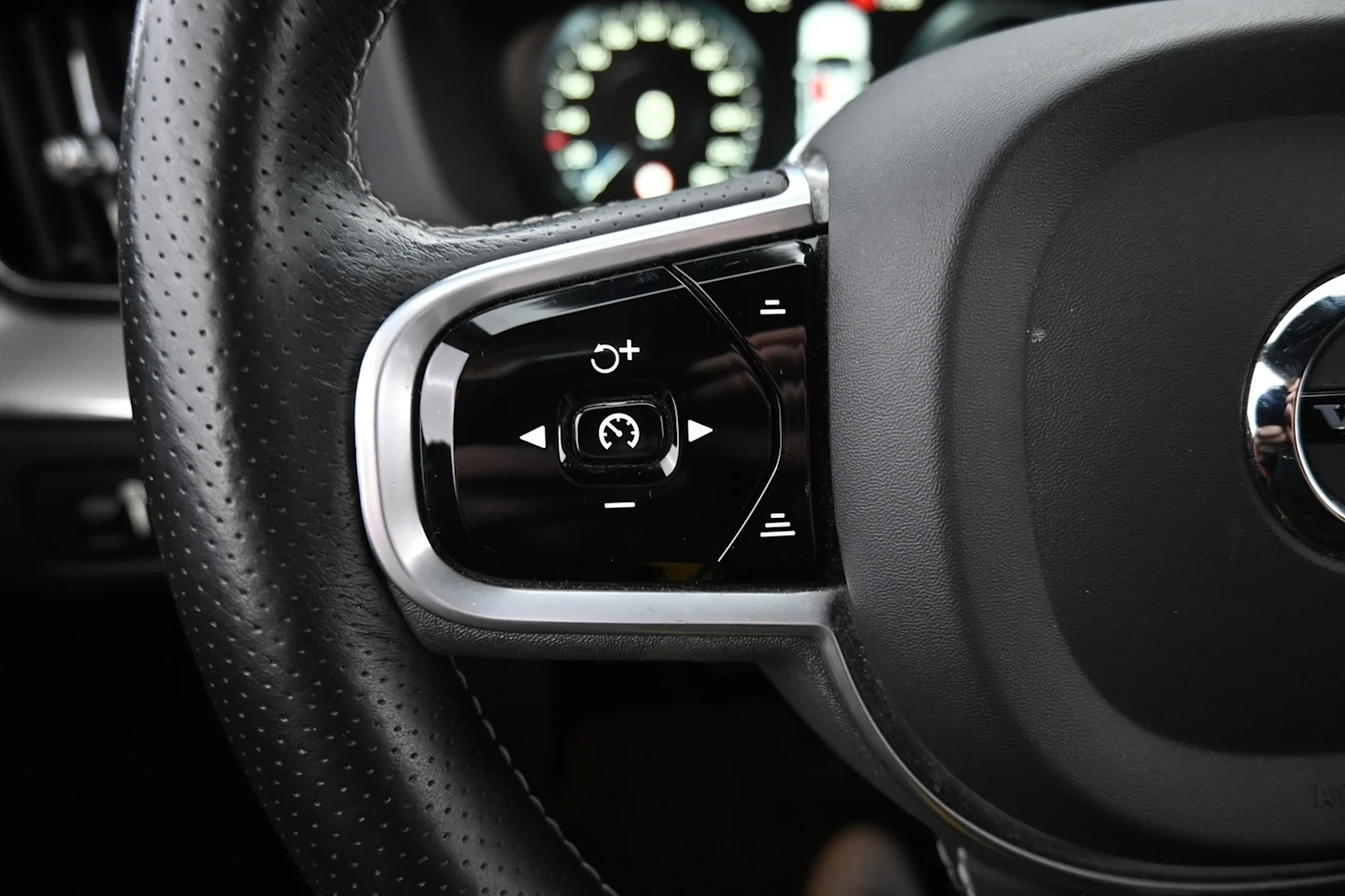 Car Image - 2q9NMRi5gxPsIvJGoZh38w