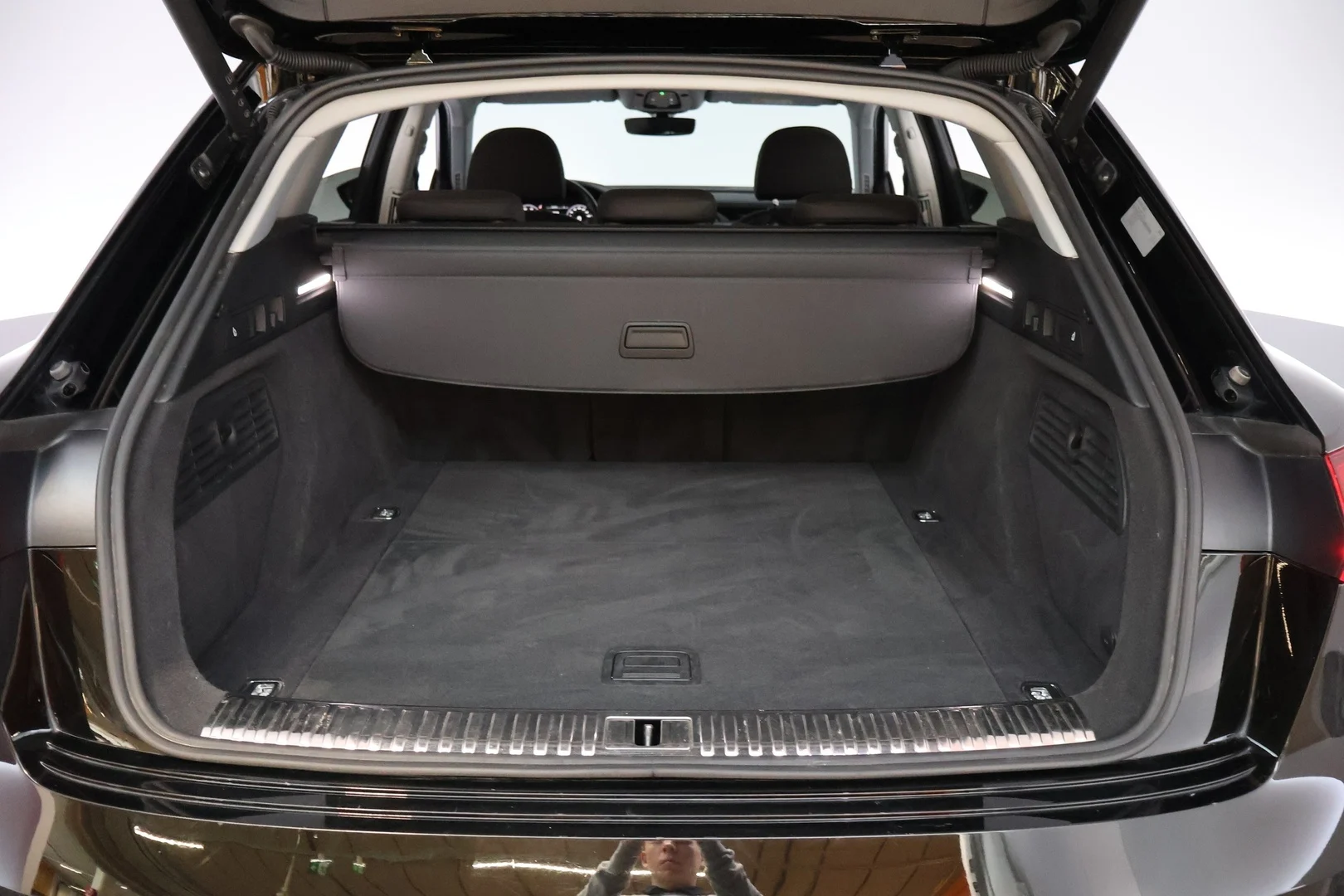Car Image - 2iGQGq4I2uFdeTAfPJseSB