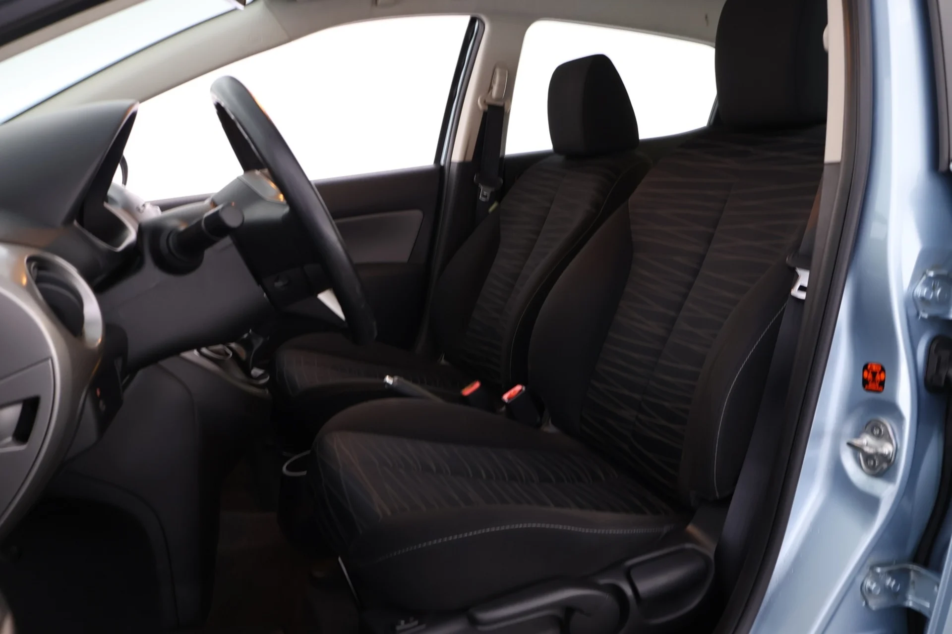 Car Image - 7EVpKj1yZwUN1eYrNr4uKQ