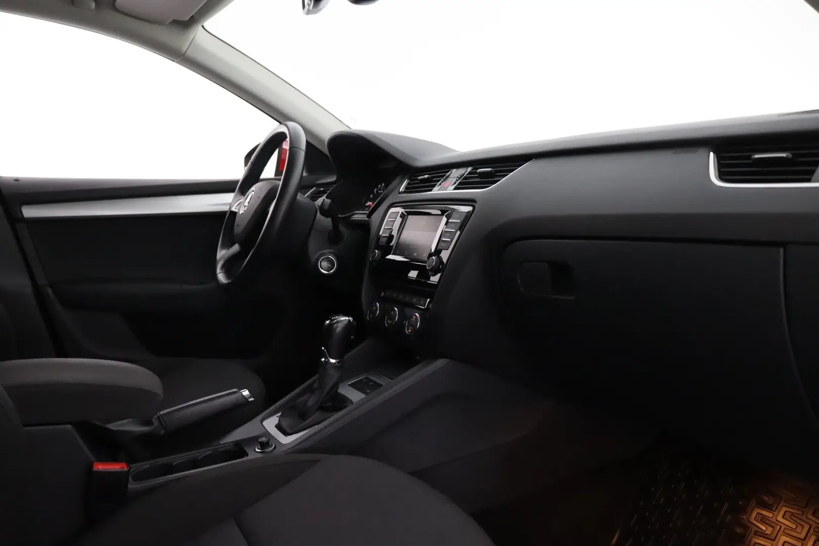 Car Image - 53k33LL8cOtQJHkxFOGRWv