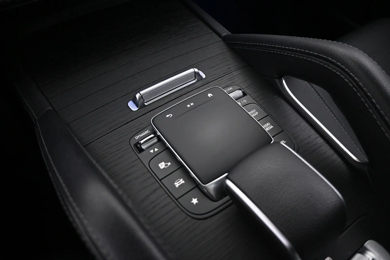 Car Image - 3FqkHhdu4wVBHV0i10a7ec