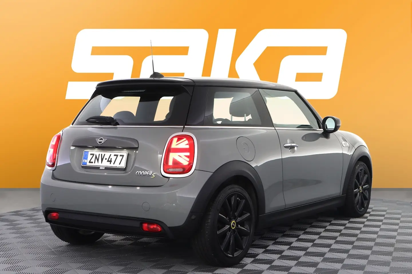 Car Image - 5cL9SRF7k3P4BnzPH05bd2
