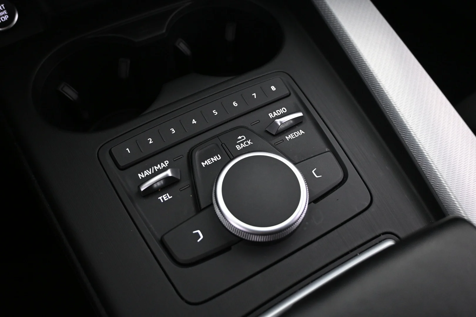 Car Image - 2Jcz7NfsbF37dwvrrnmKpz