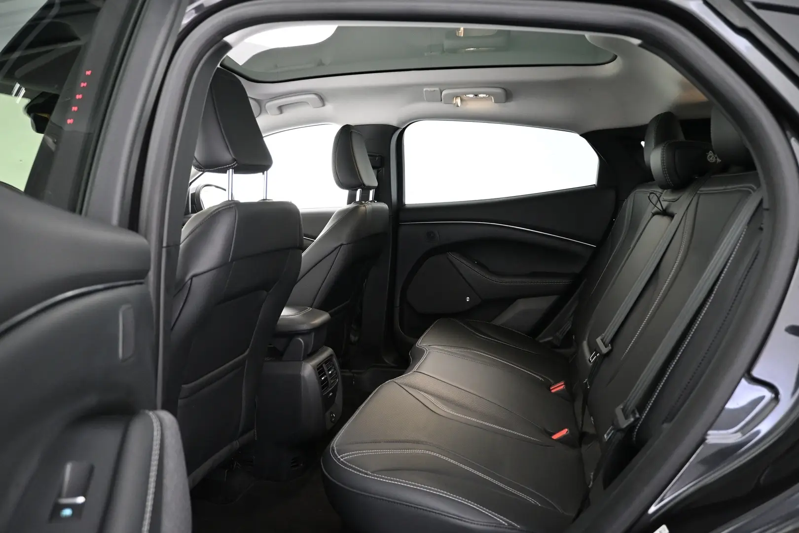 Car Image - 10a7kPofLwFRlh2ixuABI2
