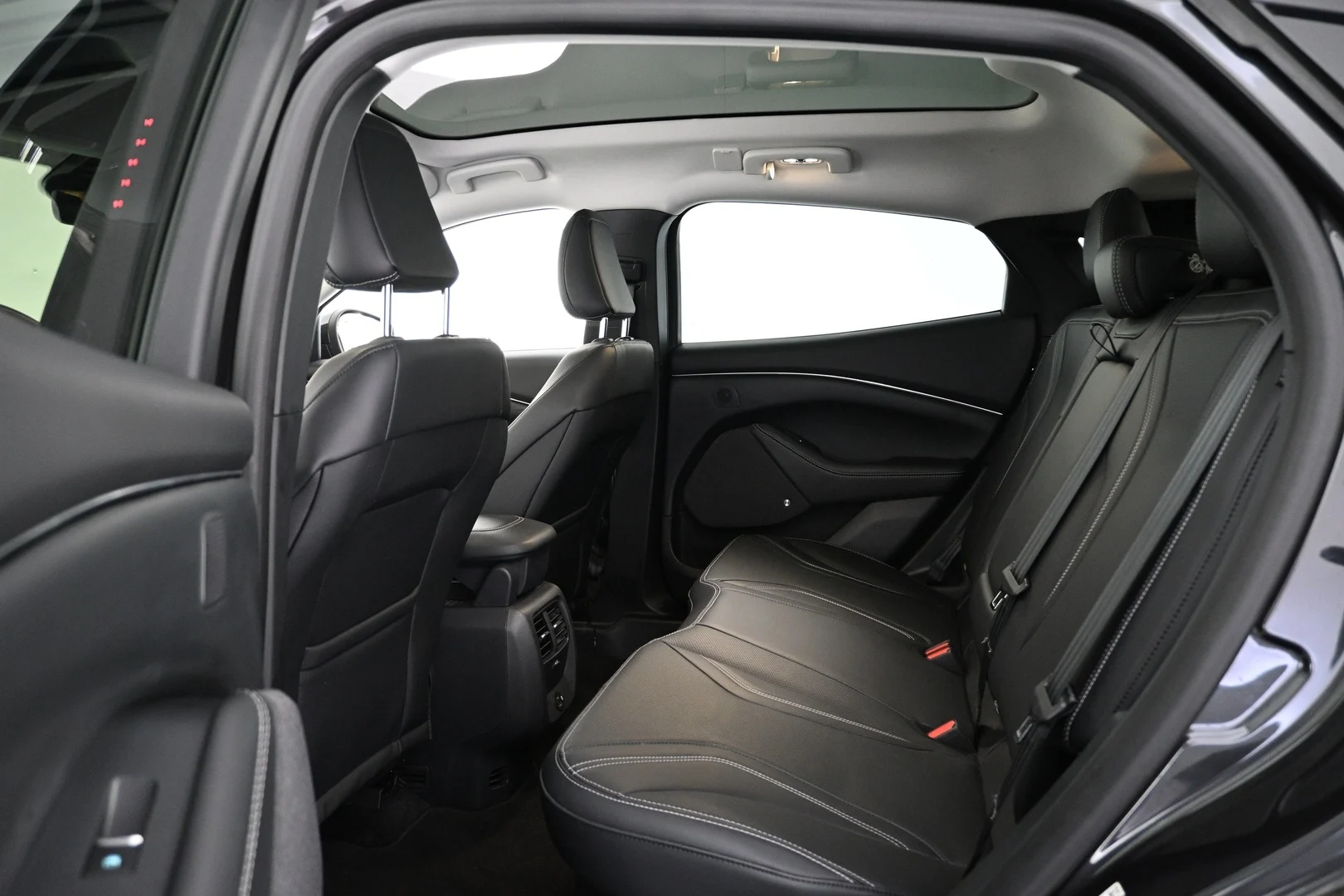 Car Image - 10a7kPofLwFRlh2ixuABI2
