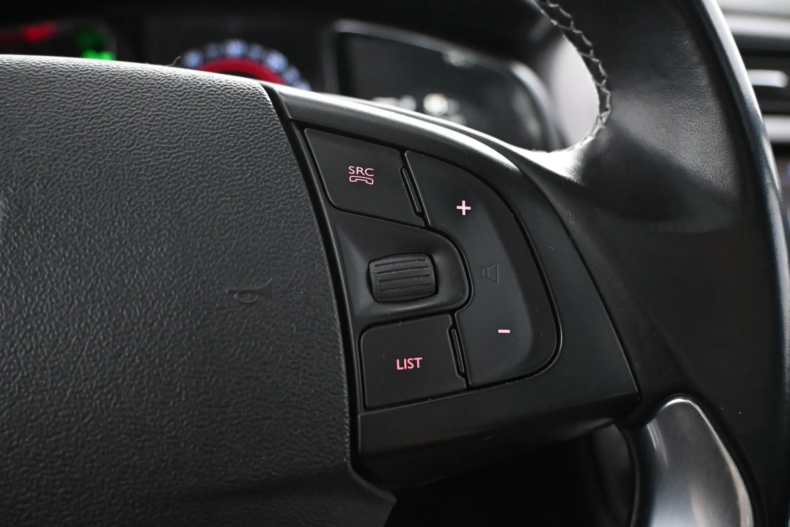 Car Image - 2kcQbAIrMaL84d1YrGCOzZ