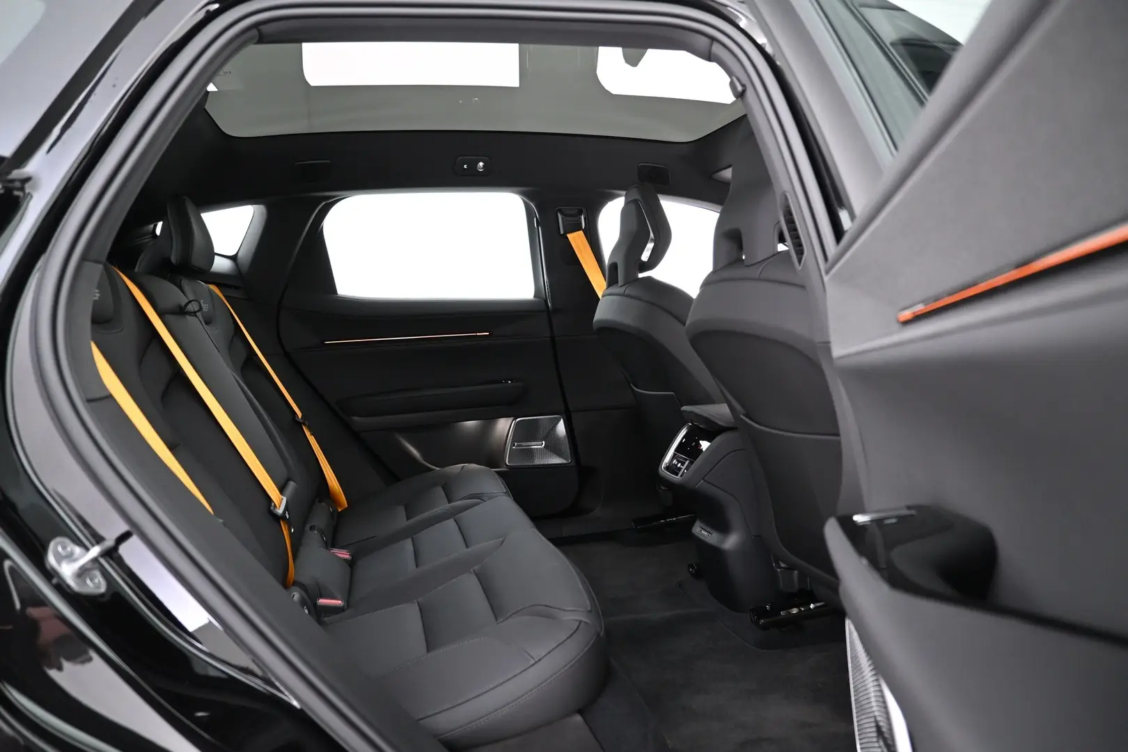 Car Image - 7q6Lc8N39kERI44UFFR6Mn