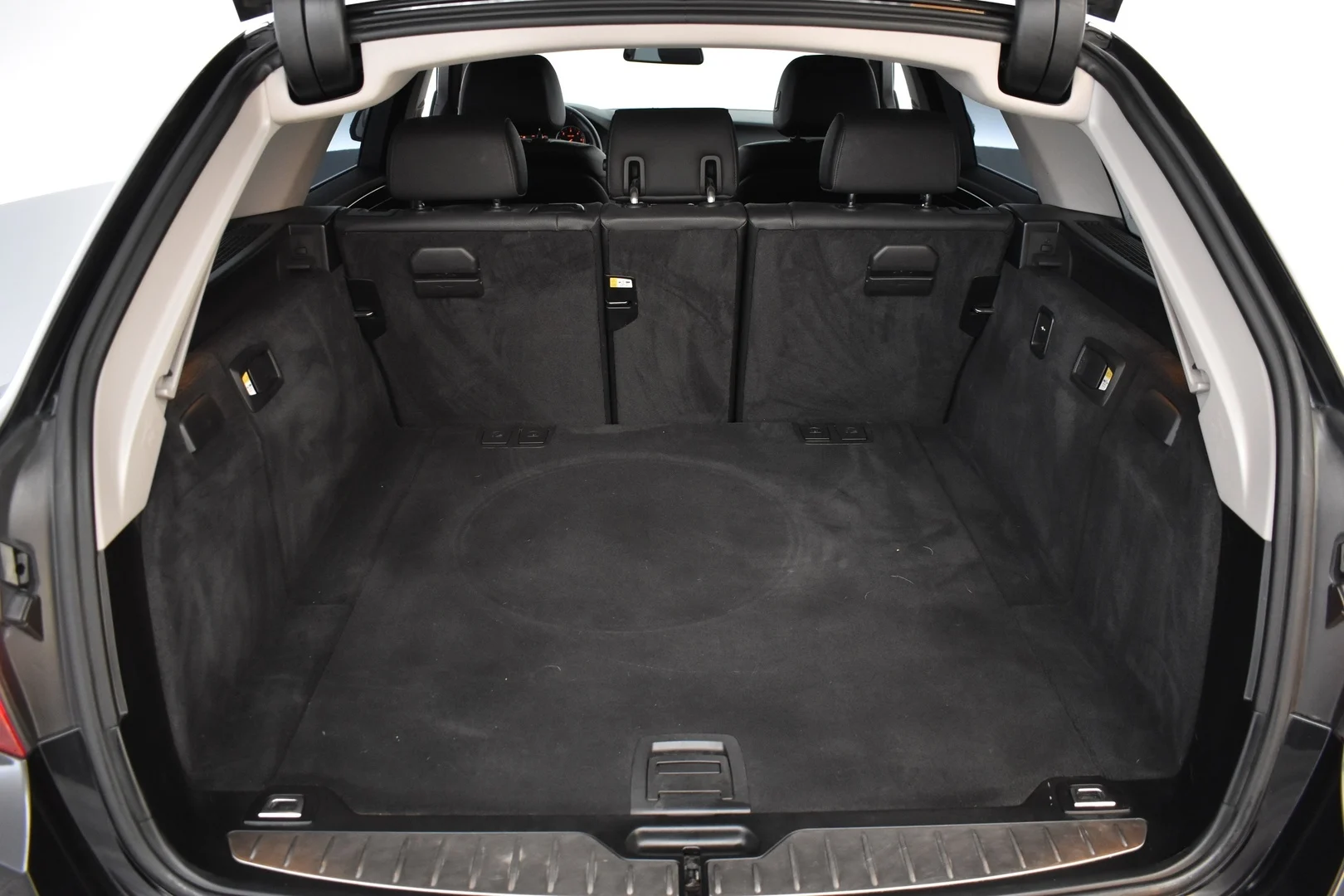 Car Image - 5uBizTbCeM5XzR7pkp2aJl