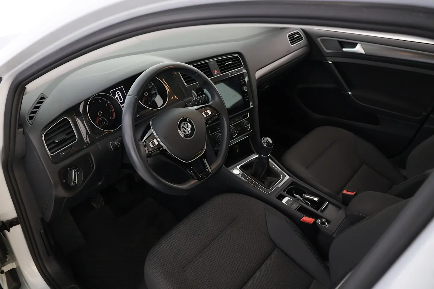 Car Image - 3EkoimfqPRipSaW8K4KAUw