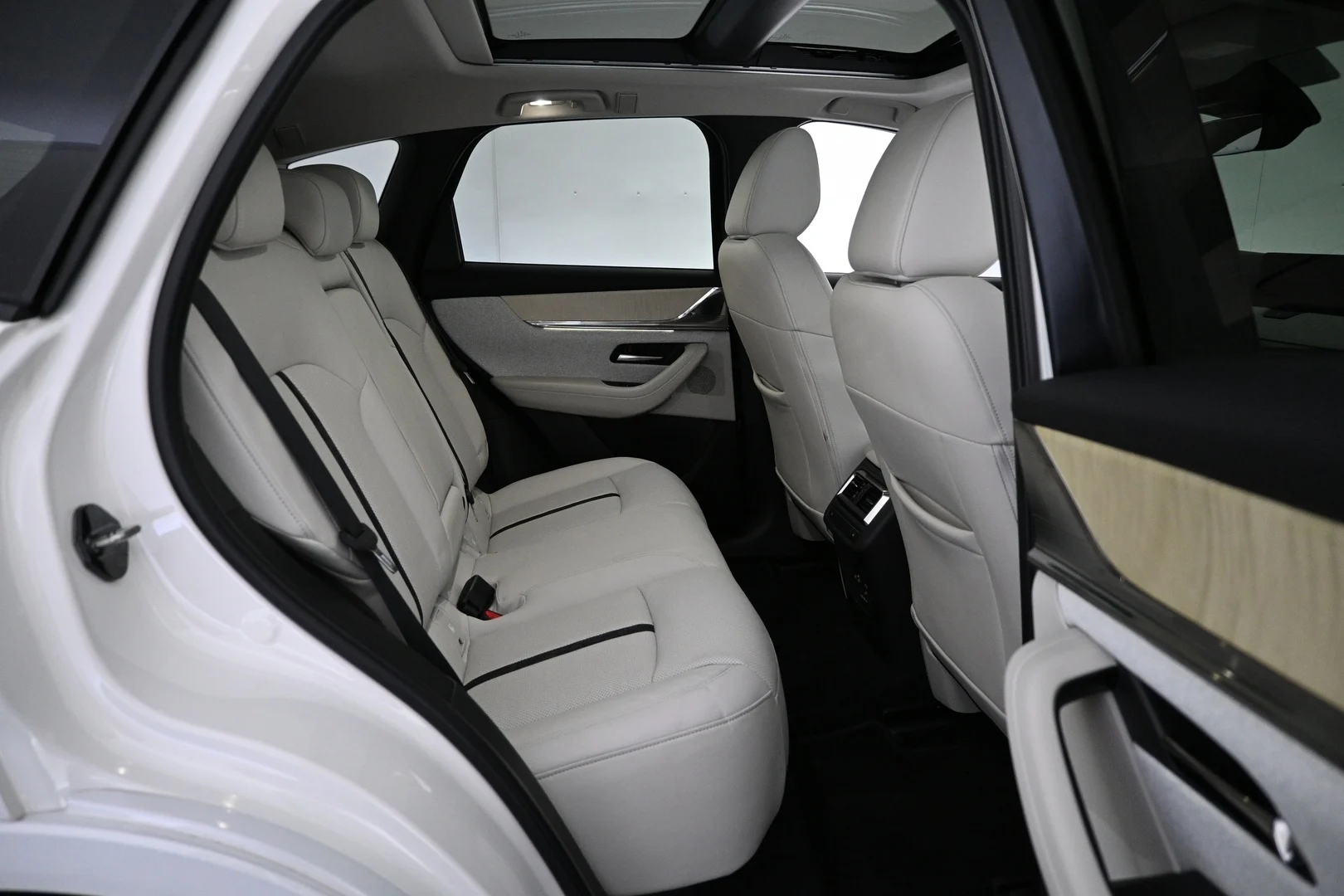 Car Image - 4HxDoZgstX8t1STzhhL6k7