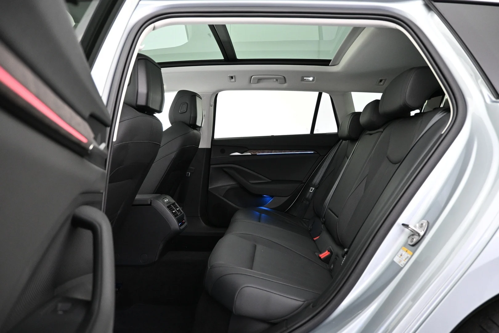 Car Image - 7CKPUnOqwCzmso83lH1ZK2