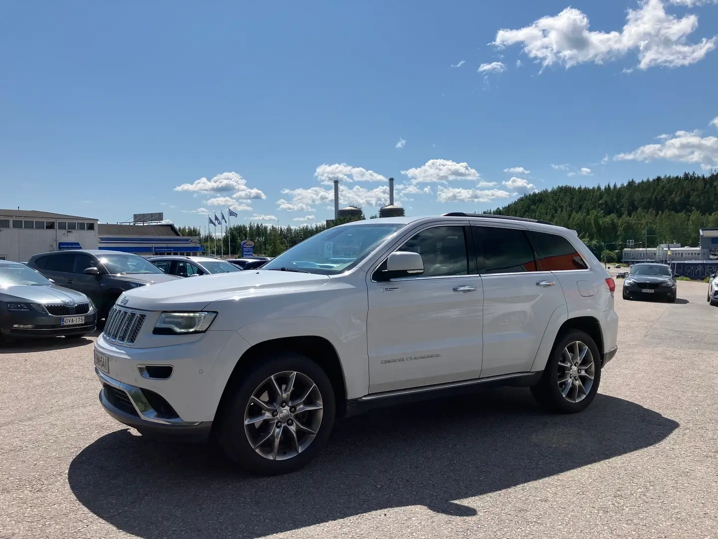 Car Image - 6qkJmFHvseHUFCLZQxjD83