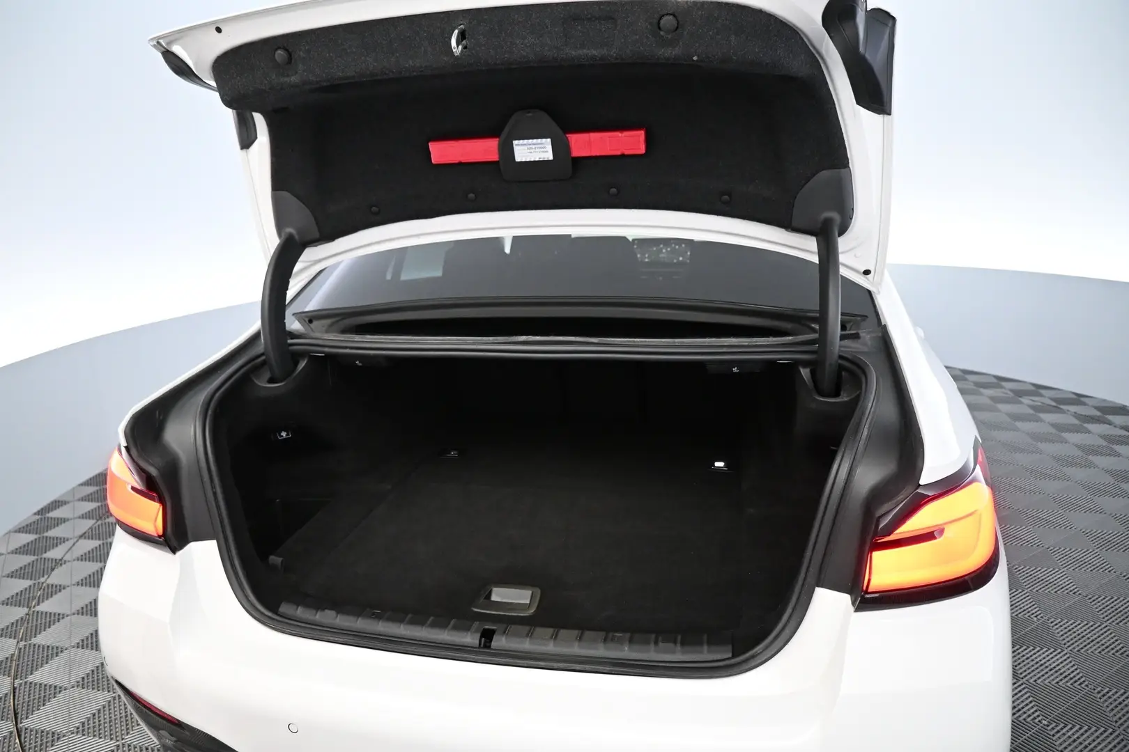 Car Image - 1PZTy8VSYlgmuytZHheLie