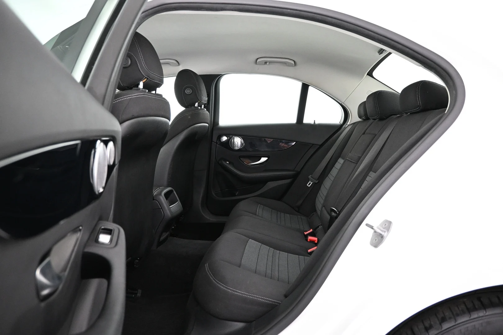 Car Image - 7sje9OzvH9Kq31zo4pU3Nt