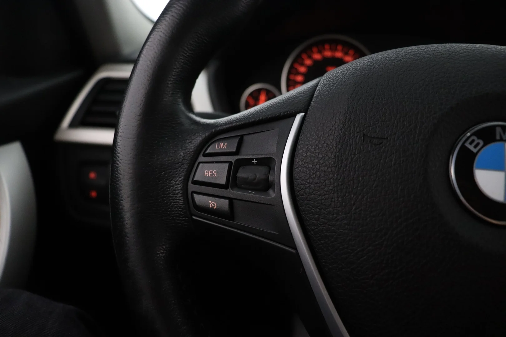 Car Image - BovnfXqaOtPt6O6tpQ6cM