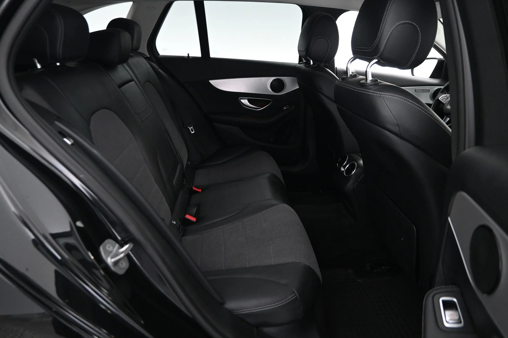 Car Image - 2Hhxi14fMcZBdgWifqBtEO