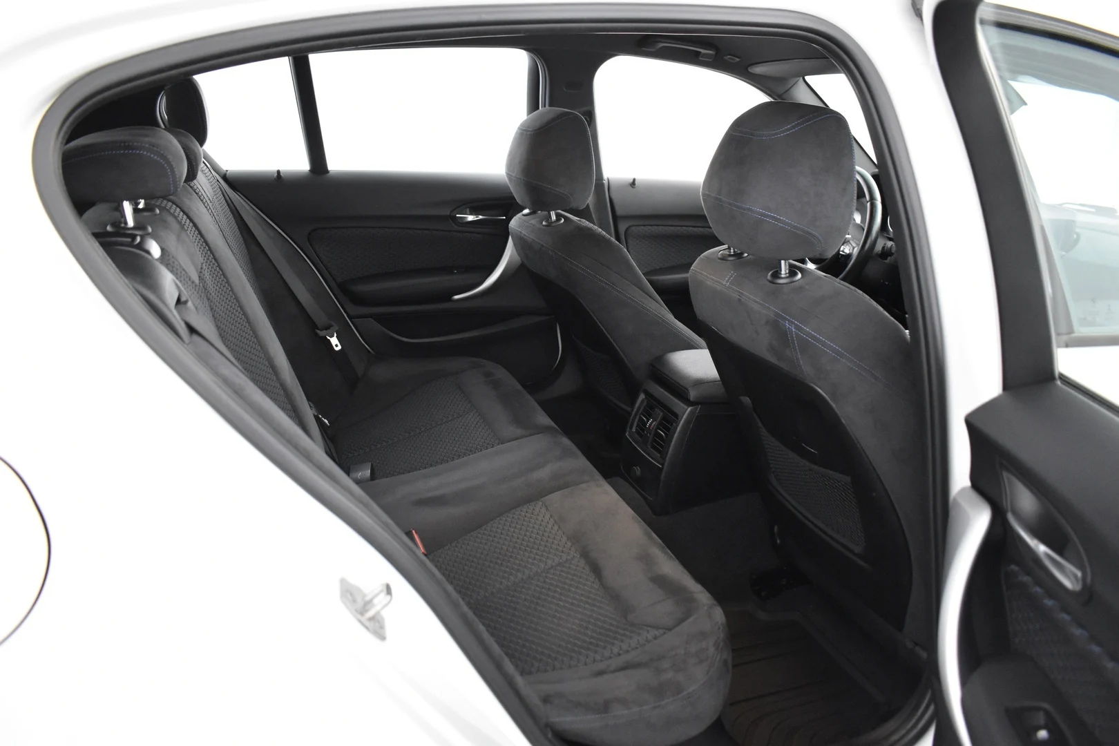 Car Image - 4Iu4MREBDcgdH2WQc3CKyN