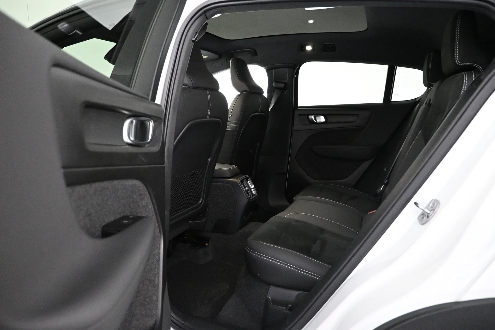 Car Image - 44qCzA8rte3ESzSttgGVId