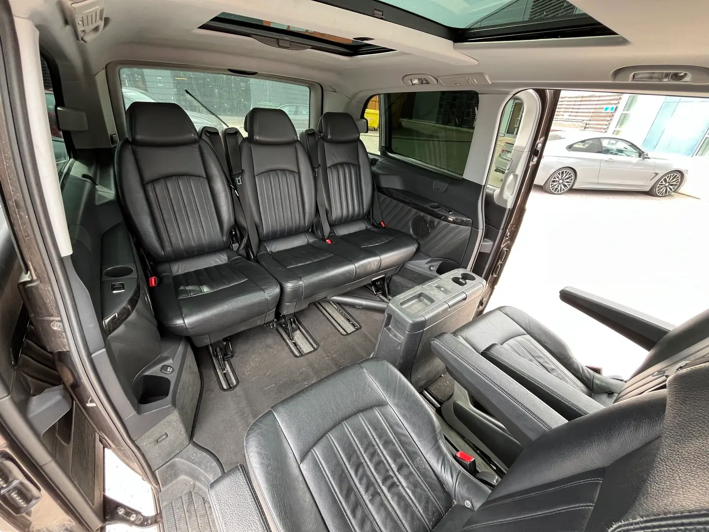 Car Image - 7m9s5elJ8URKQCqWR7WkMu